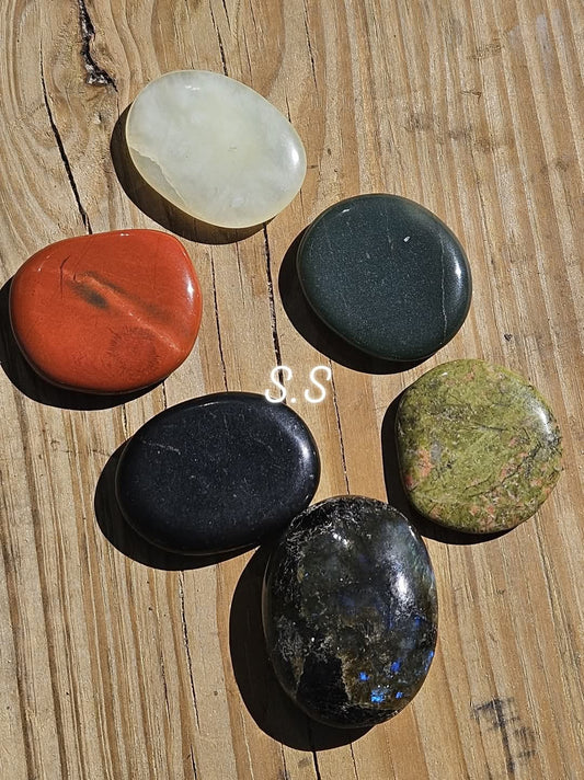 Bundle of Palm stones